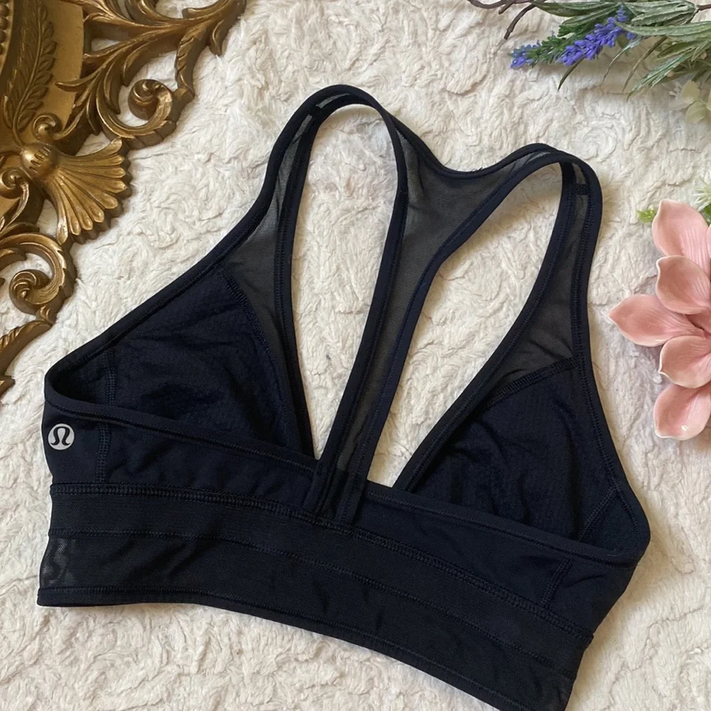 Black Lululemon Sports Bra Black size 4